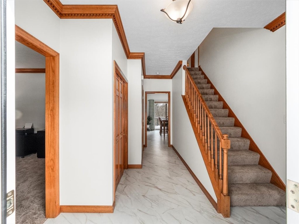 194 Warren Rd
