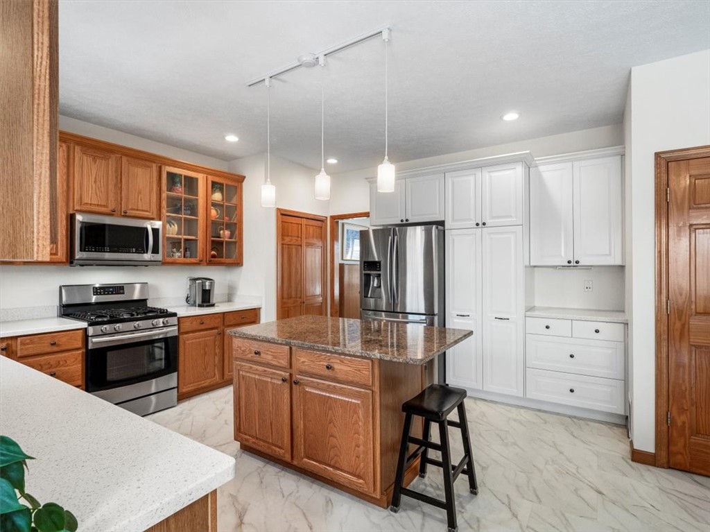 194 Warren Rd