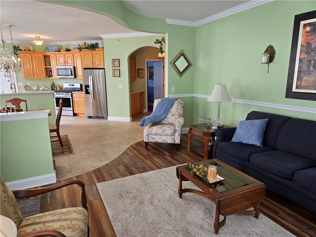 229 Adams Pointe Blvd 10