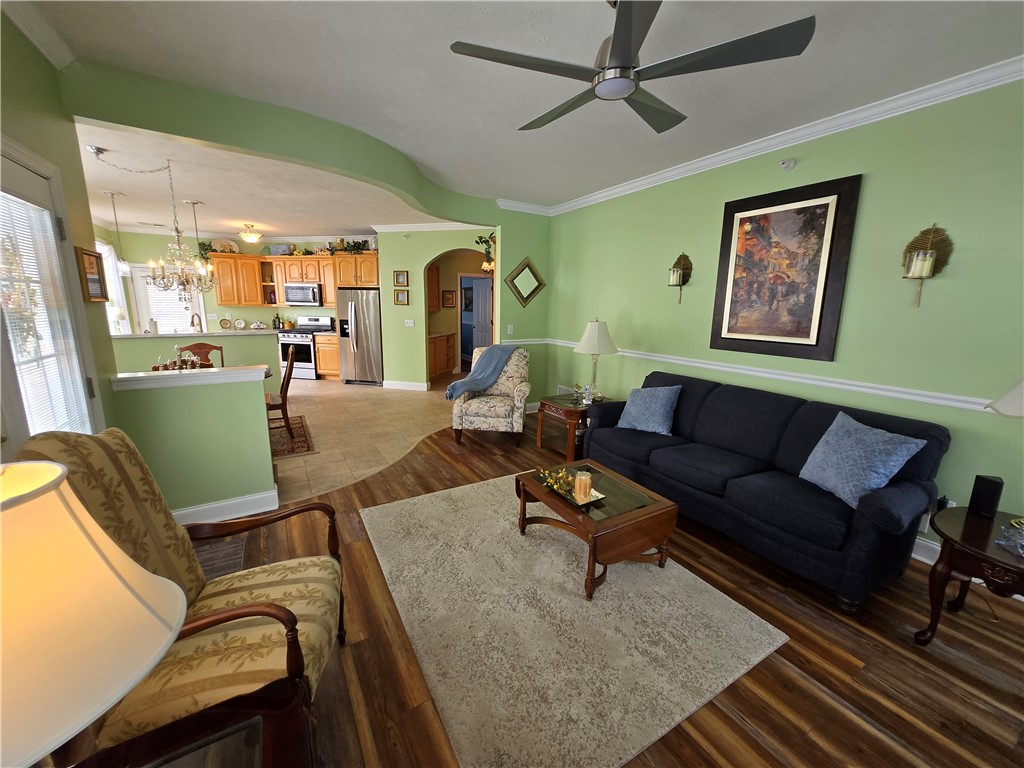 229 Adams Pointe Blvd 10