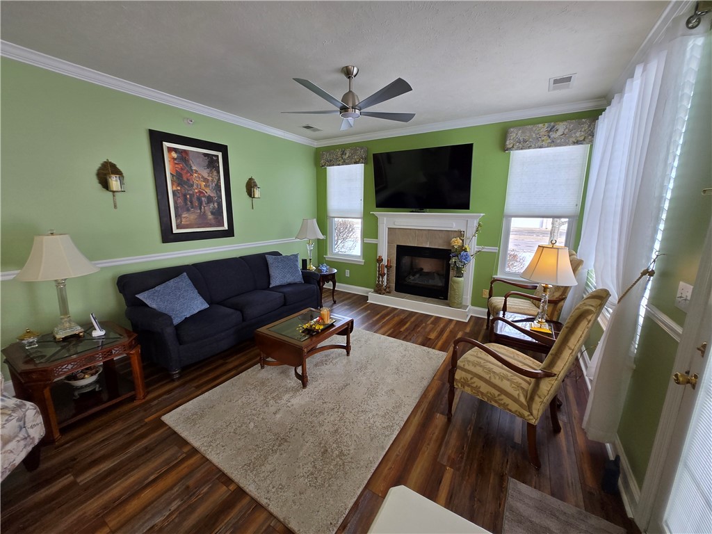229 Adams Pointe Blvd 10