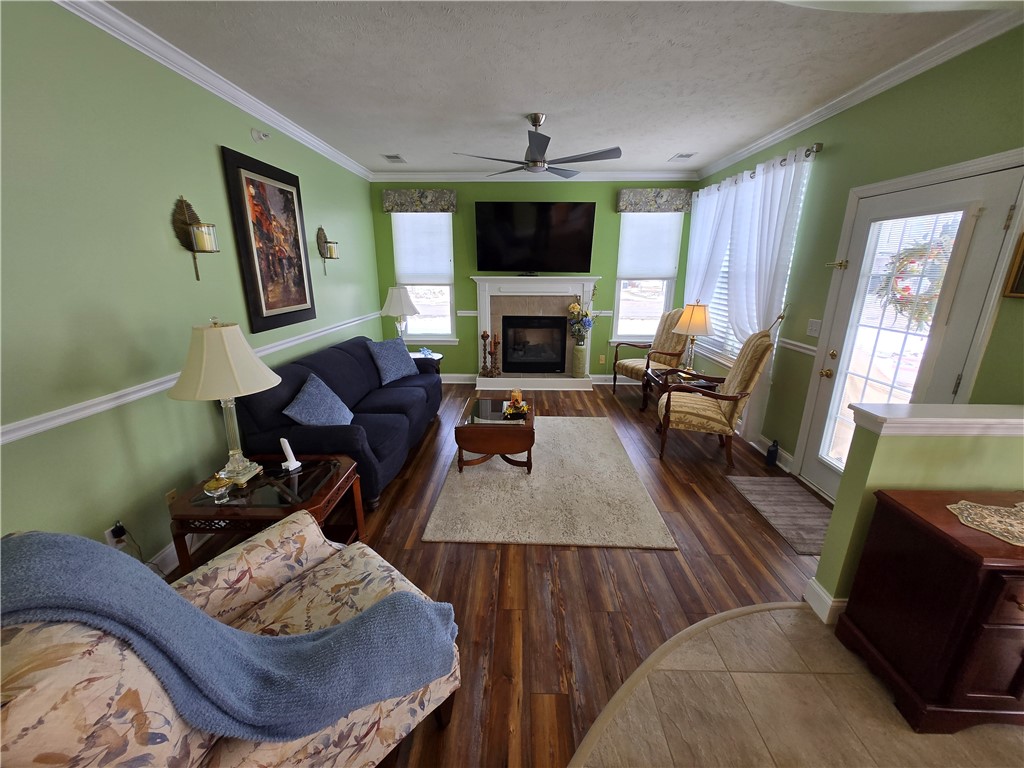 229 Adams Pointe Blvd 10