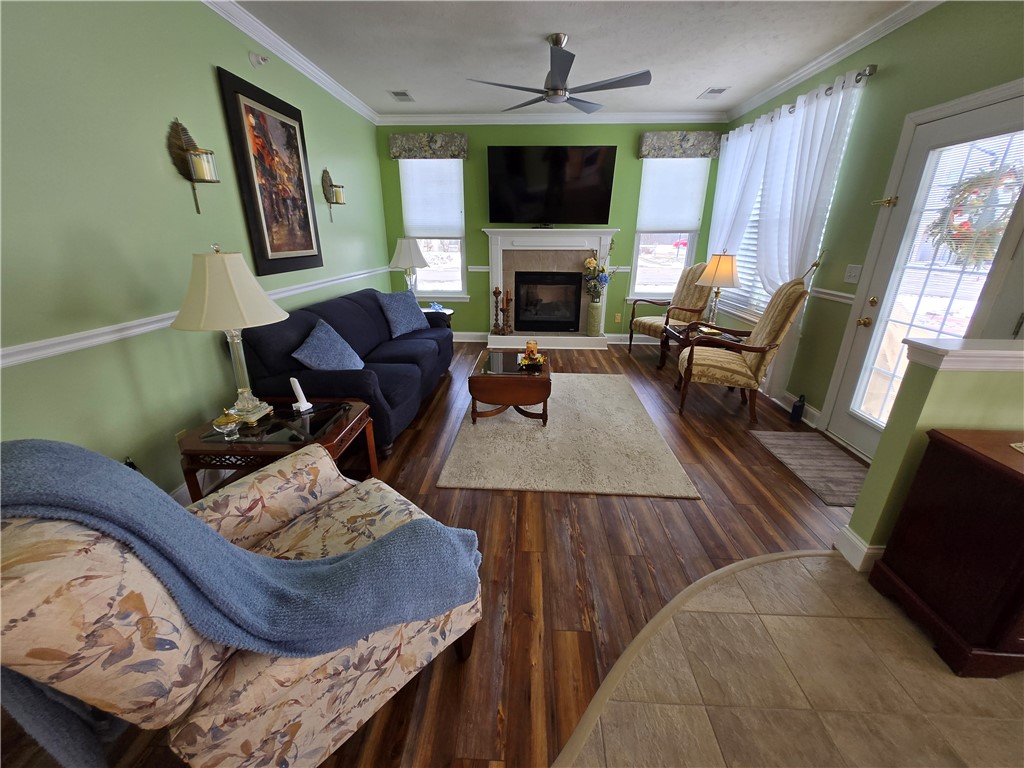 229 Adams Pointe Blvd 10