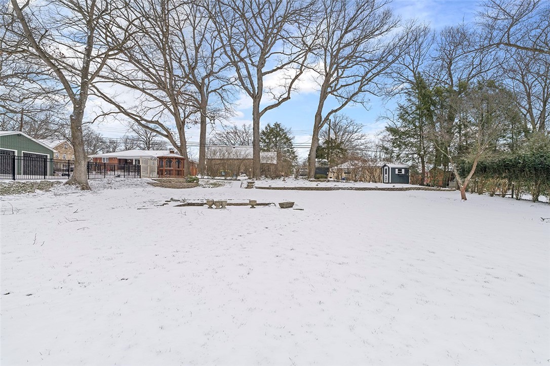1922 Woodside Road