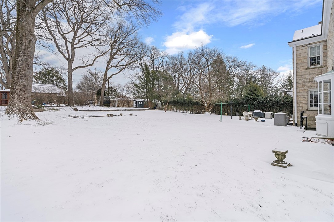 1922 Woodside Road