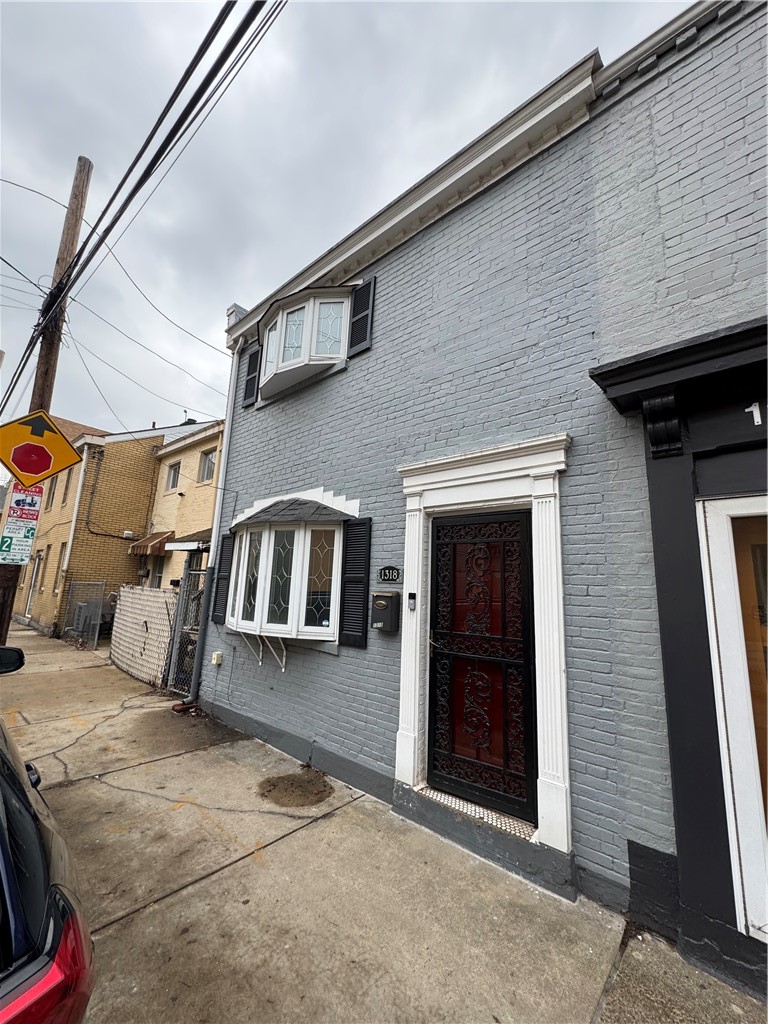 1318 Sarah St