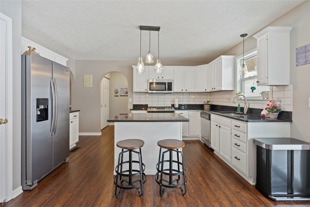 8023 Maureen Dr