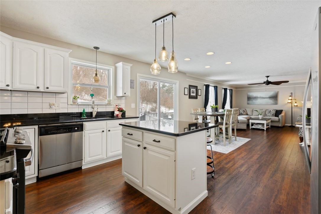 8023 Maureen Dr