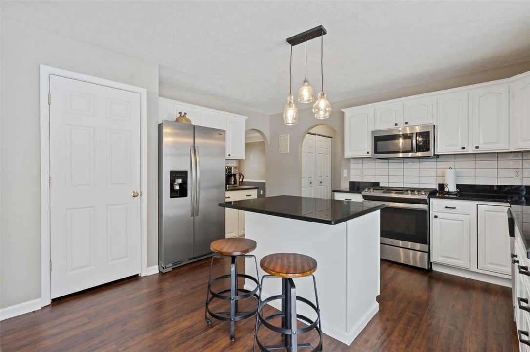 8023 Maureen Dr