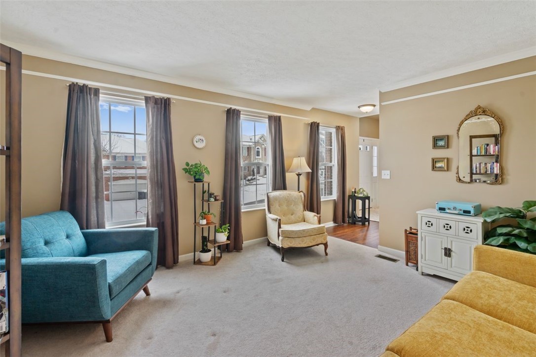 8023 Maureen Dr