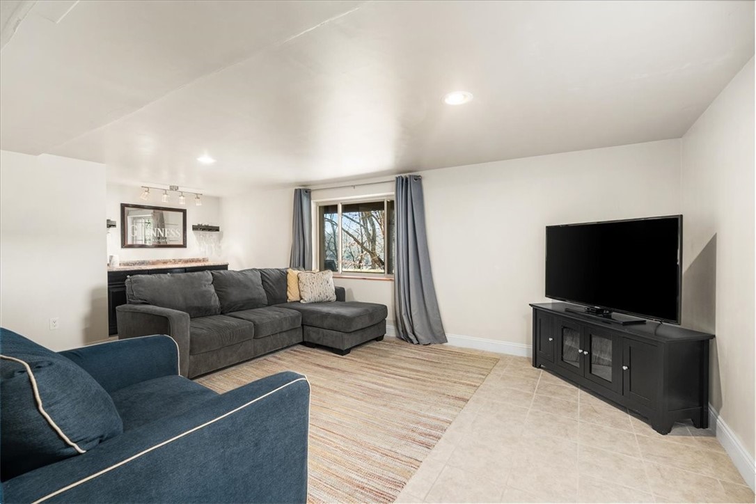 9867 Tomahawk Trail