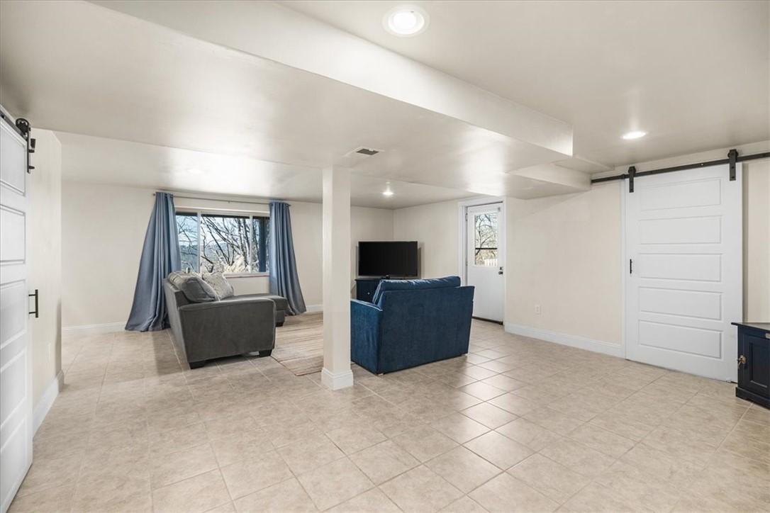 9867 Tomahawk Trail