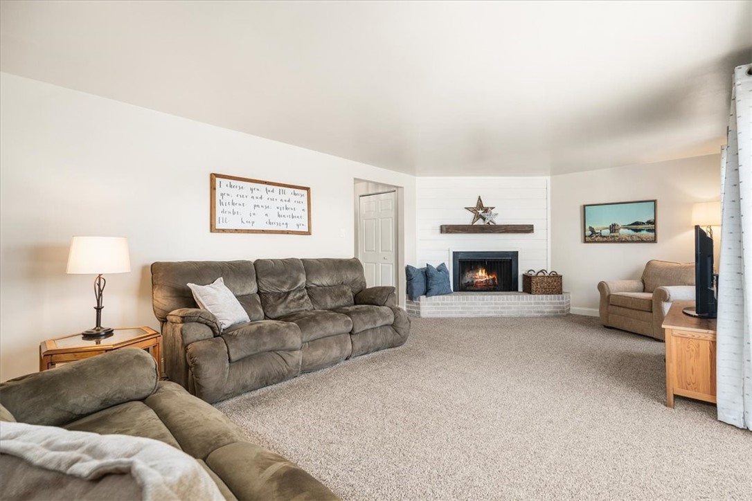 9867 Tomahawk Trail