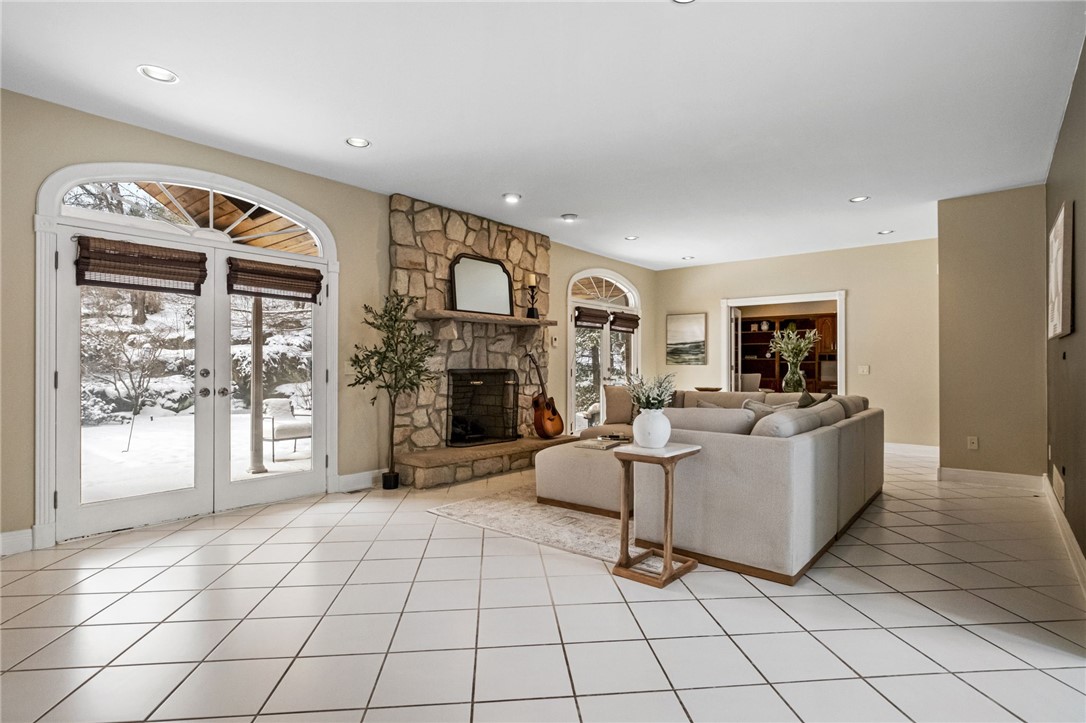 101 Thousand Oaks Dr.