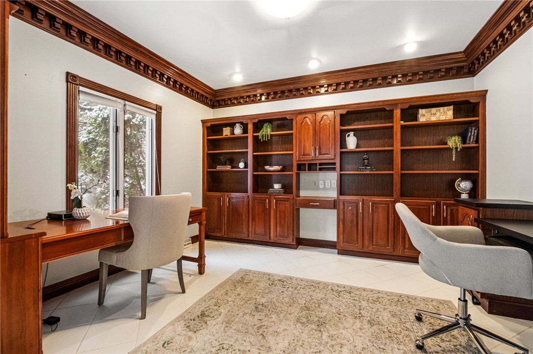 101 Thousand Oaks Dr.