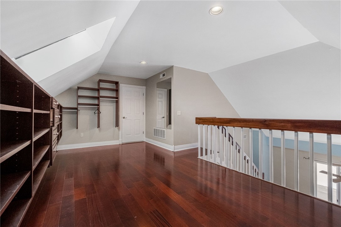 101 Thousand Oaks Dr.