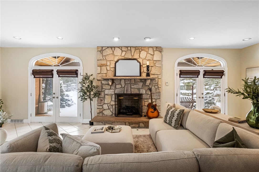 101 Thousand Oaks Dr.