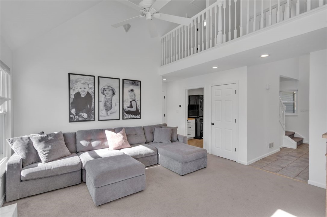 207 Lawrence Ct