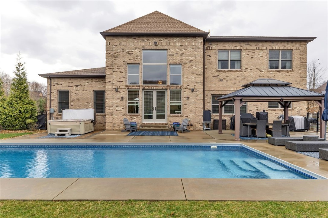 100 Walden Pond Ln