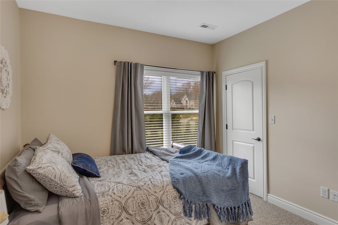 100 Walden Pond Ln