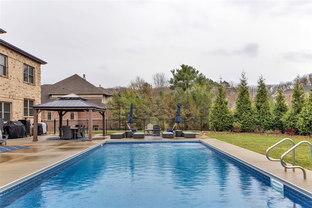 100 Walden Pond Ln