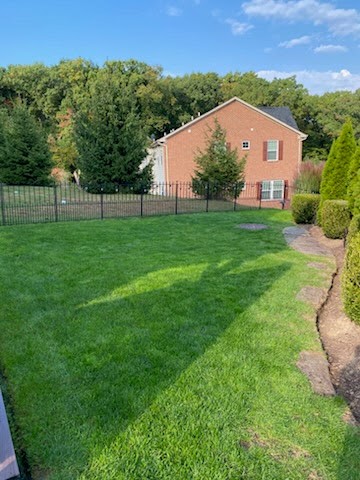 800 Whitney Dr
