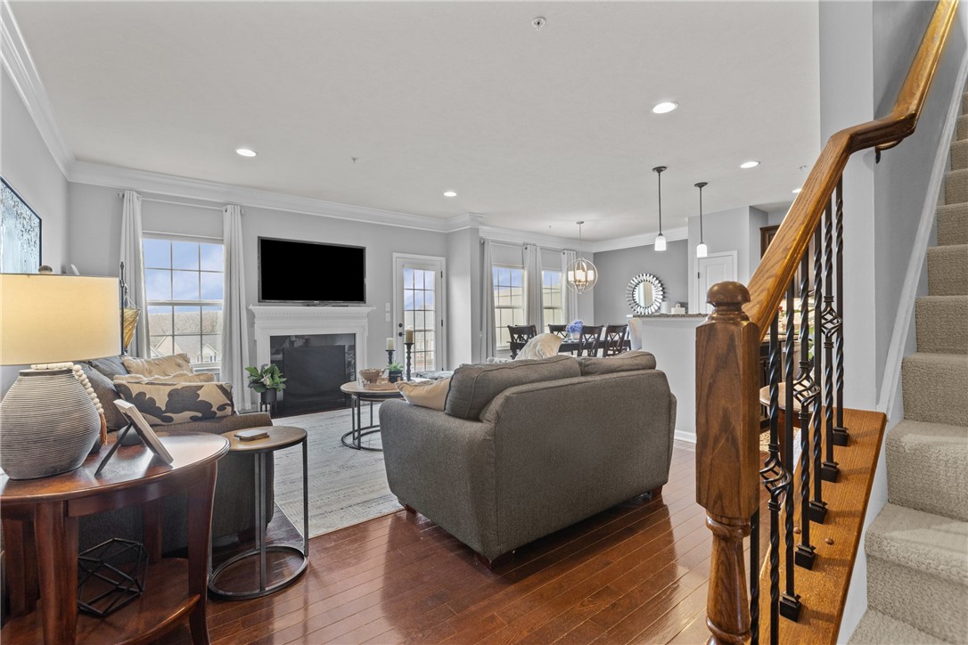 800 Whitney Dr