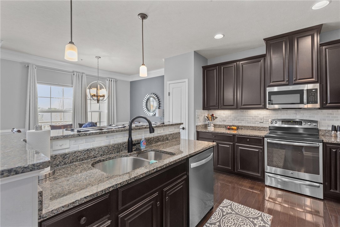 800 Whitney Dr