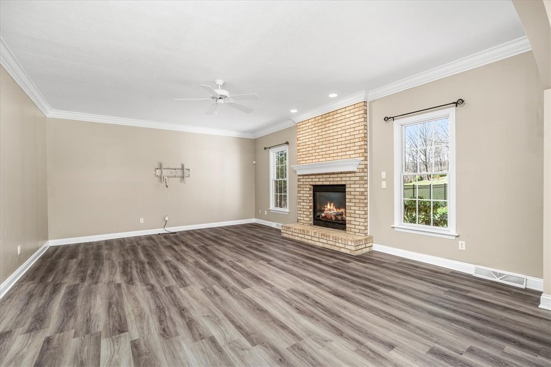 156 Oakview Dr