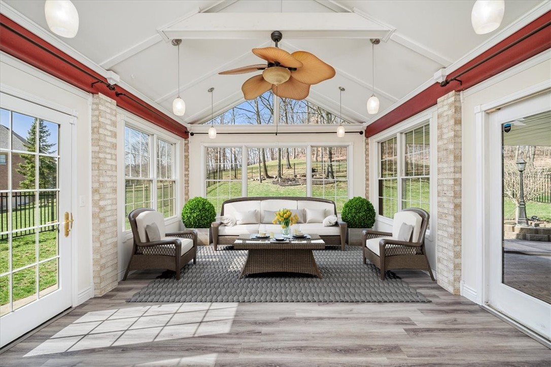 156 Oakview Dr