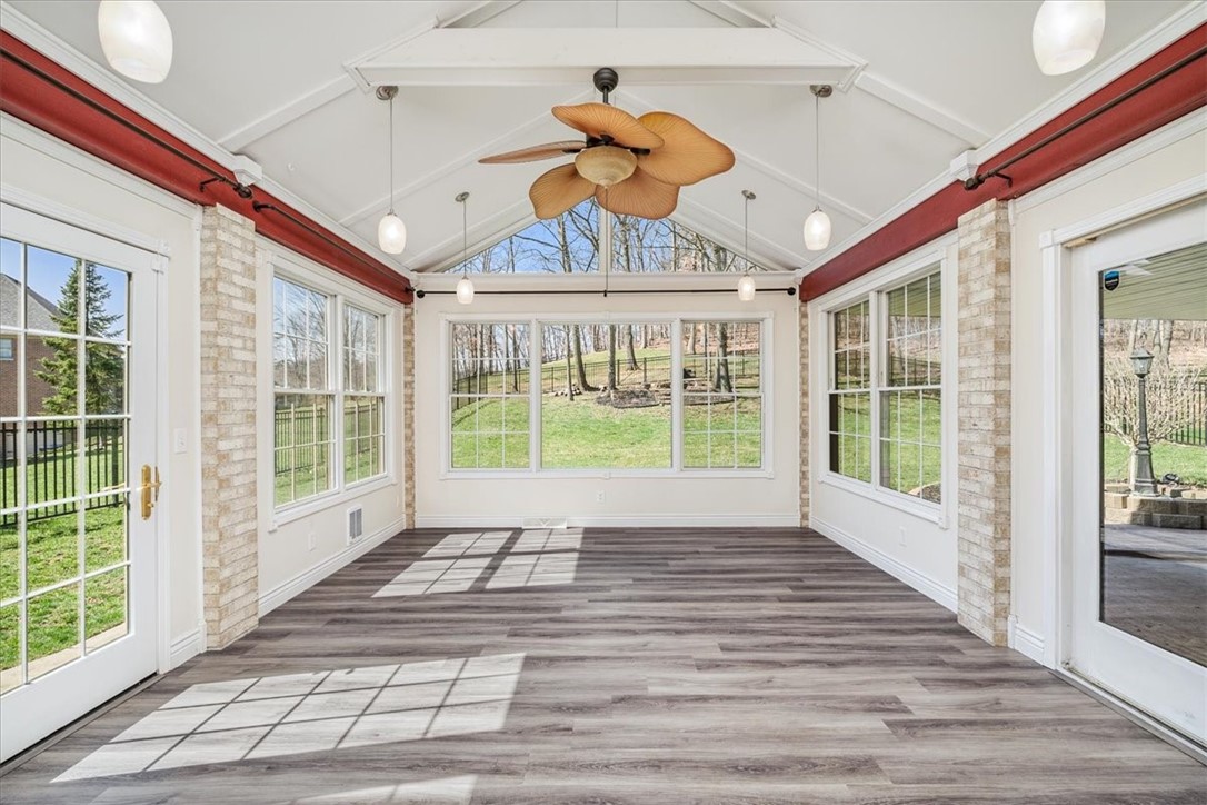 156 Oakview Dr