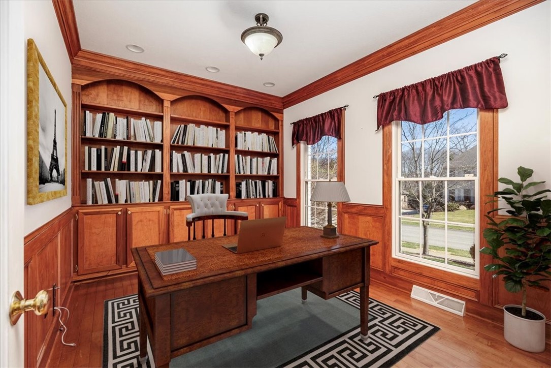 156 Oakview Dr
