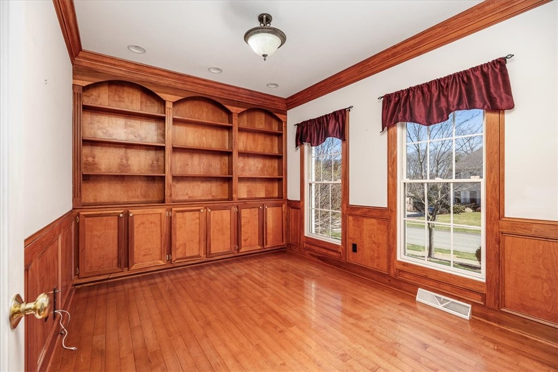 156 Oakview Dr