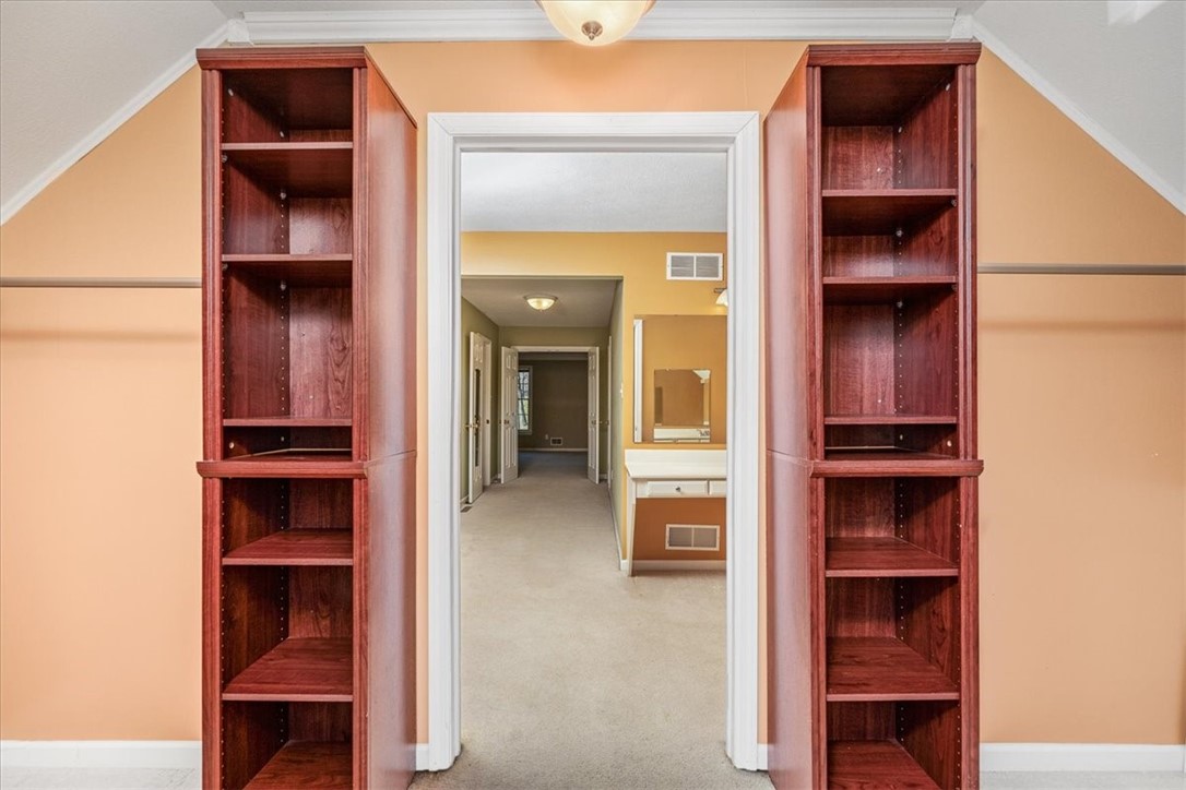 156 Oakview Dr
