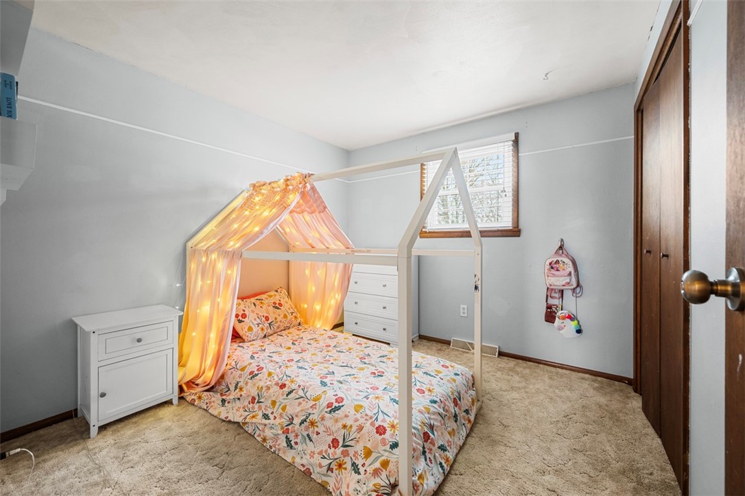 21 Mineola Ave