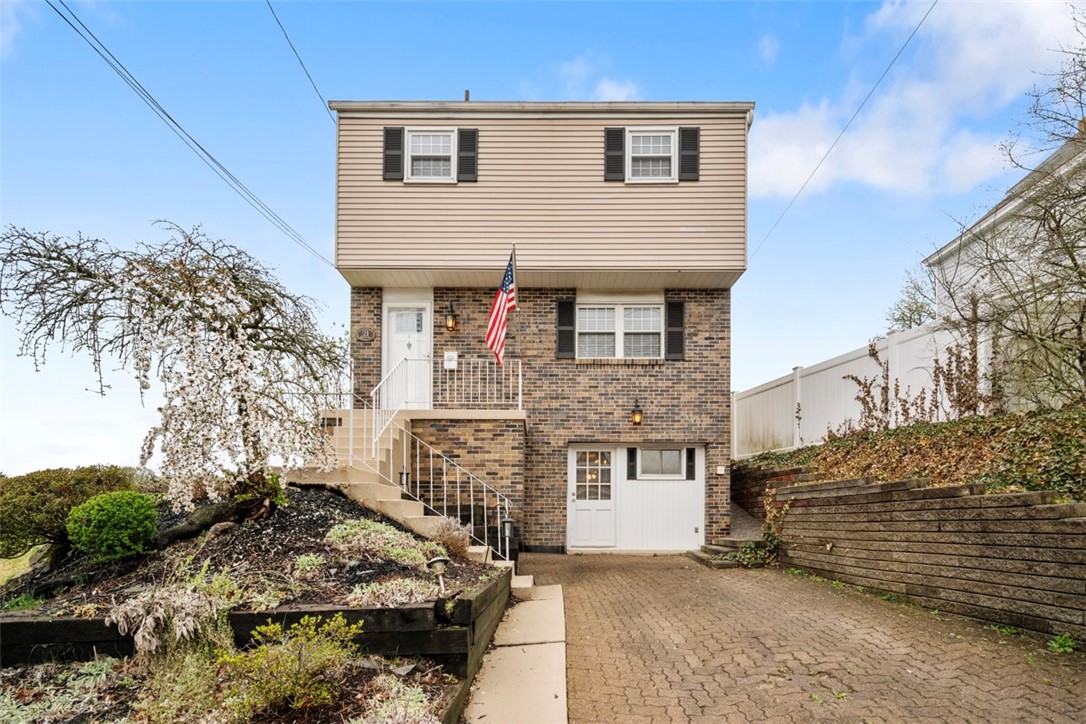 21 Mineola Ave