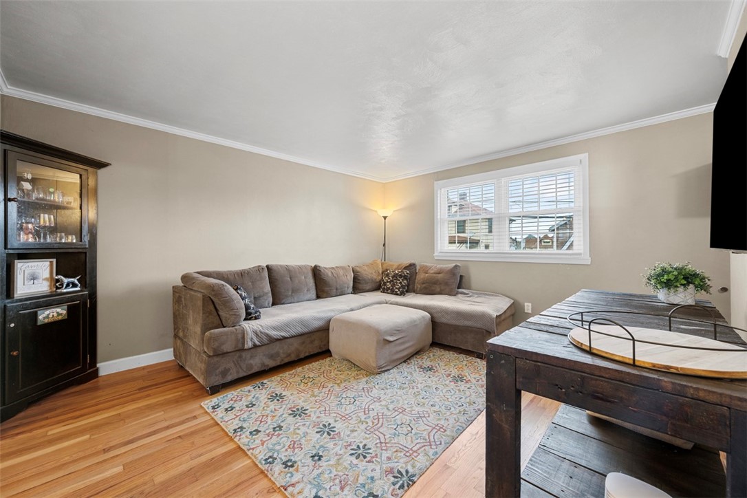 21 Mineola Ave