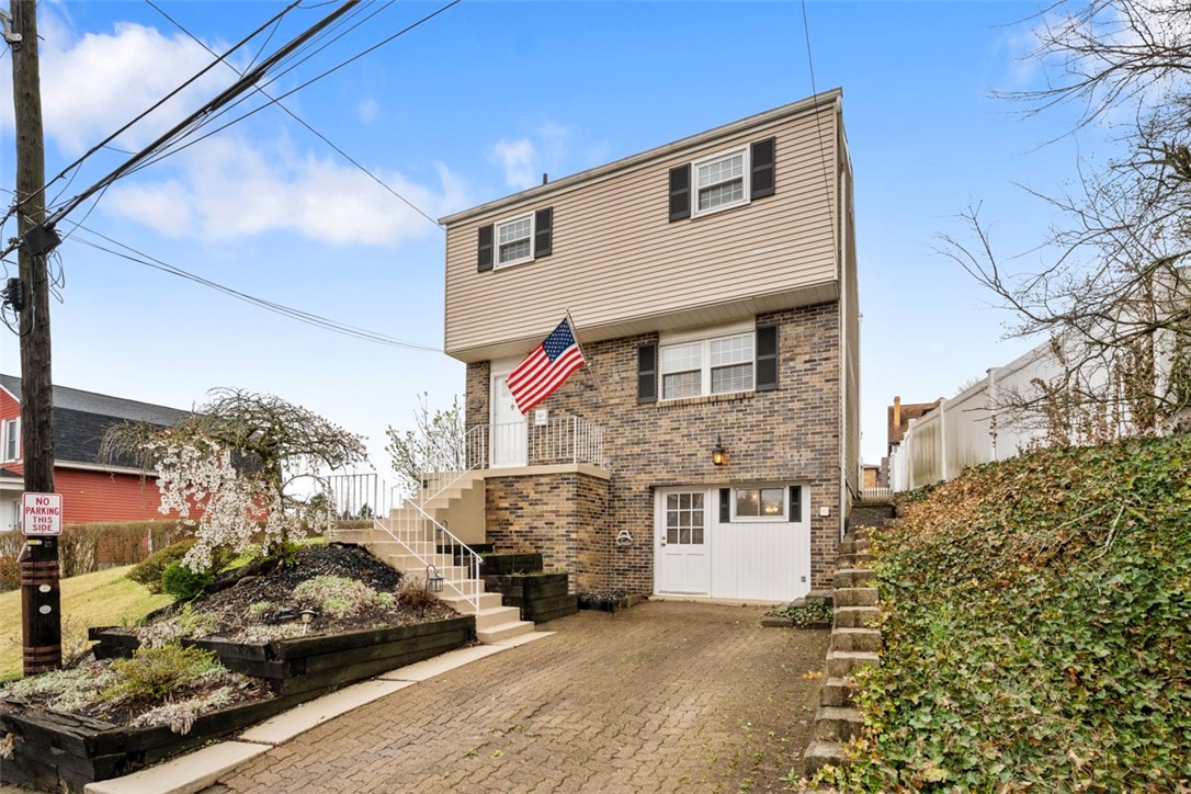 21 Mineola Ave
