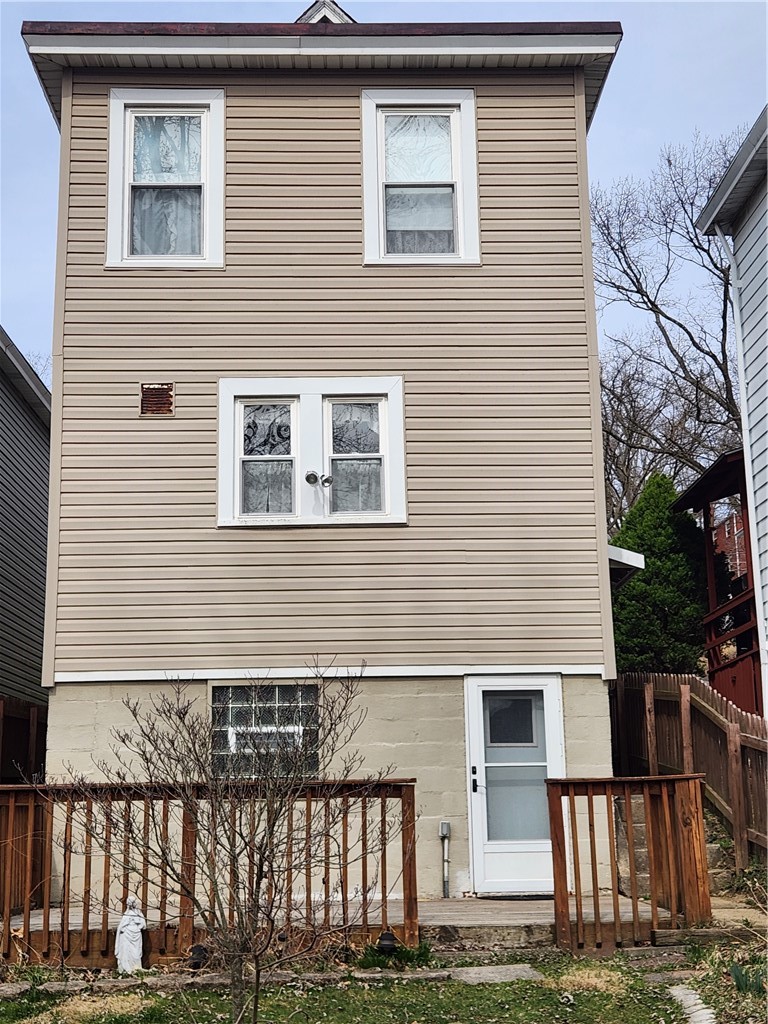75 Courtney Street