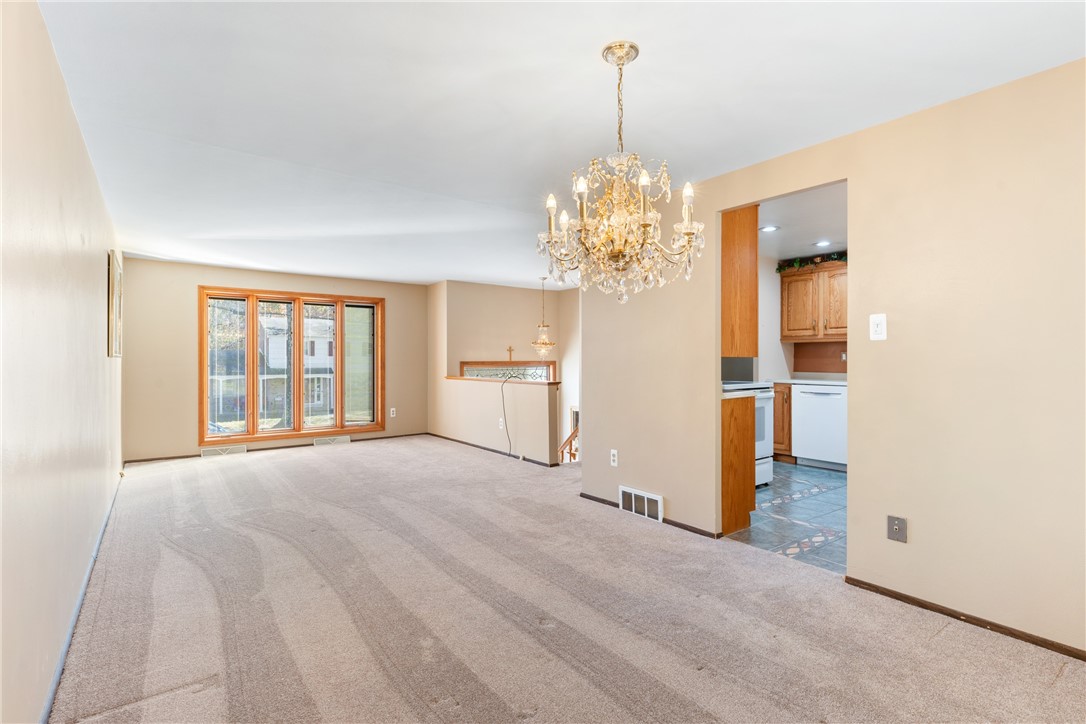 1026 Evergreen