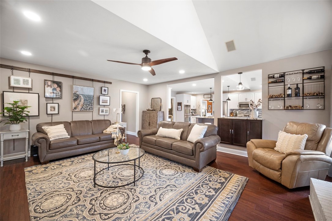 391 MANOR