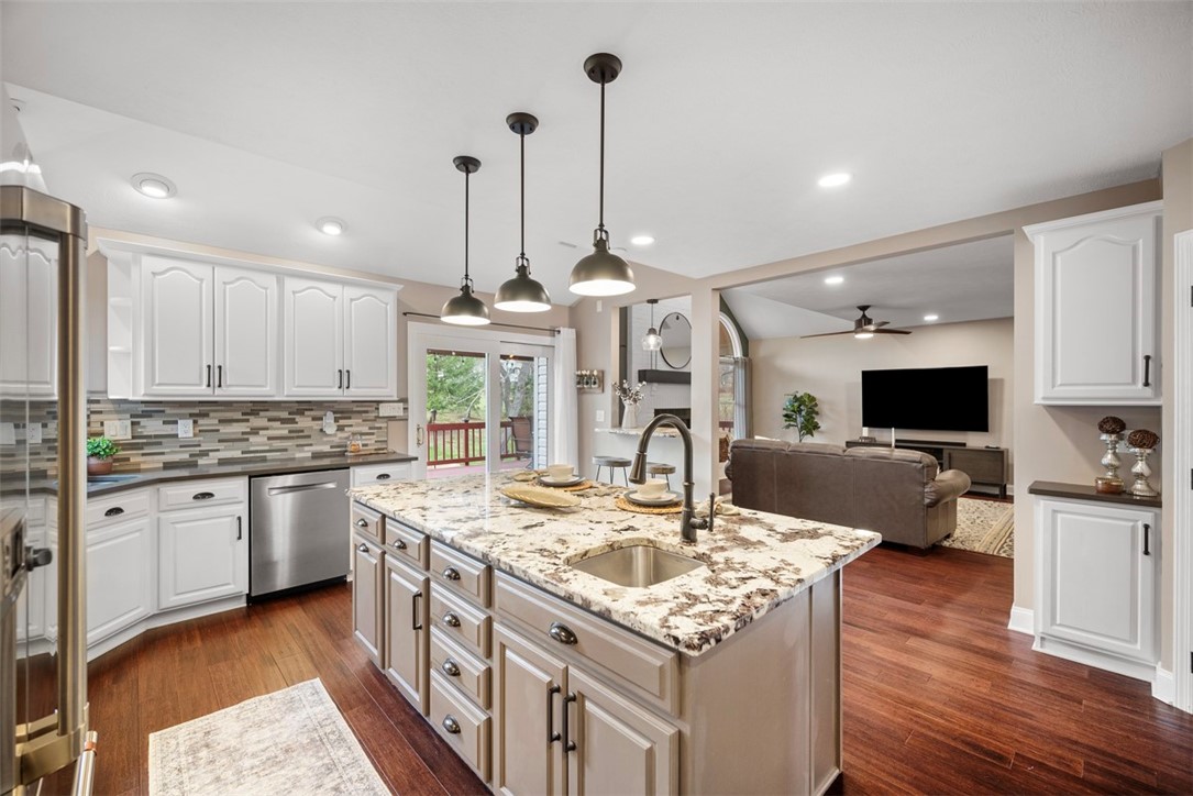 391 MANOR