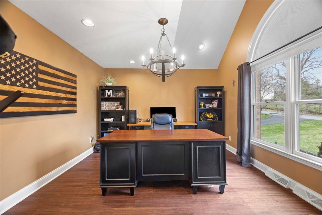 391 MANOR