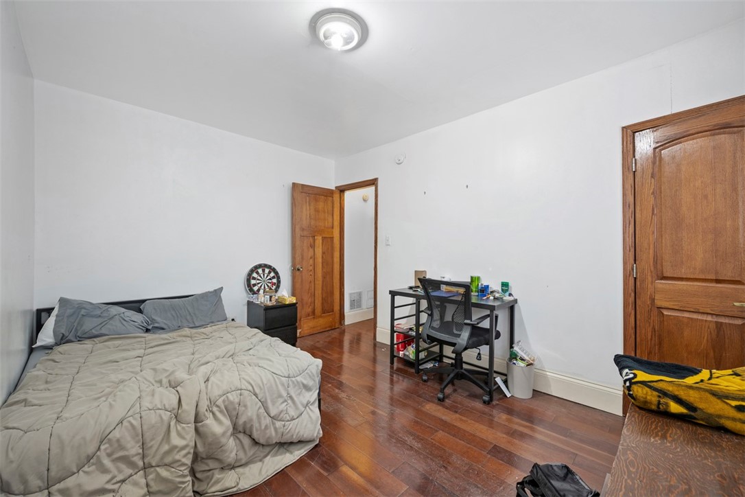 51 Boundary St