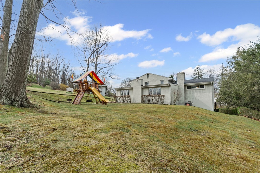637 Ravencrest Rd