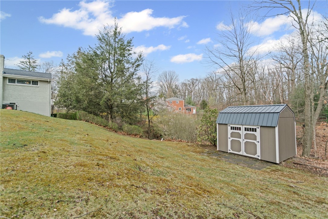 637 Ravencrest Rd
