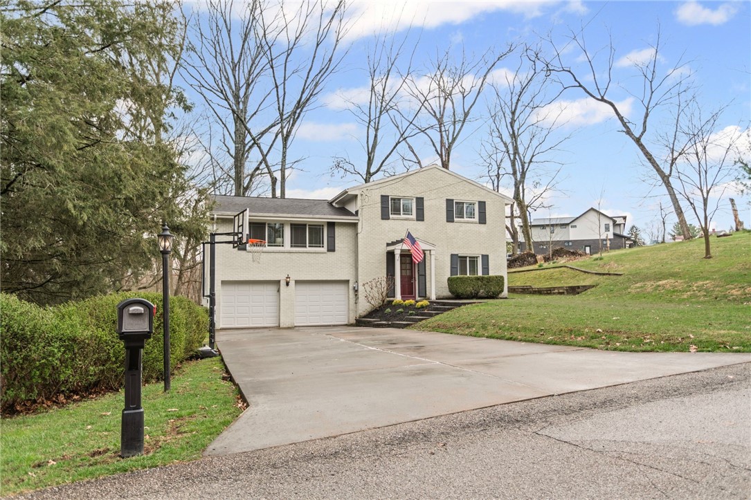 637 Ravencrest Rd