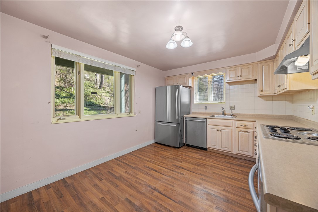 649 Wexford Bayne Road
