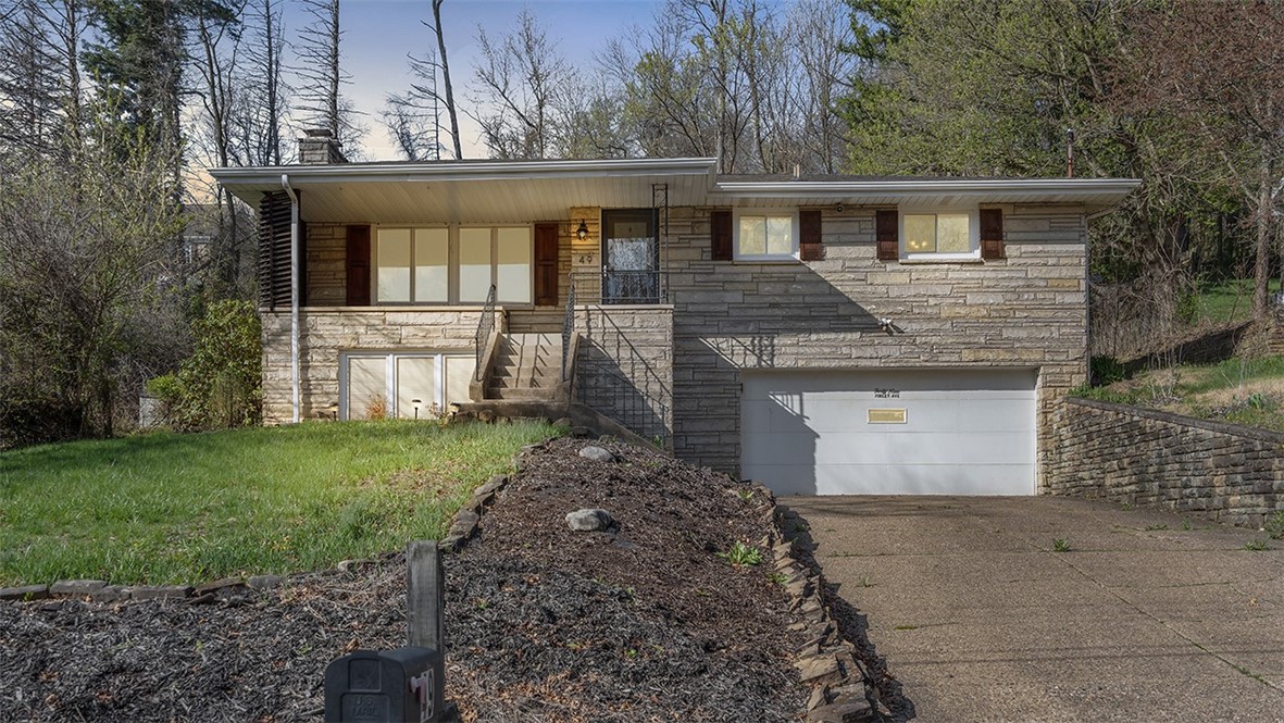 49 Finley Ave
