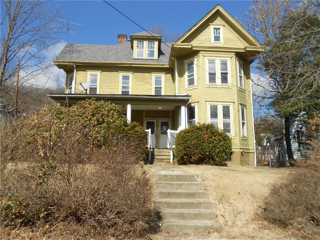 198 W Pearl St